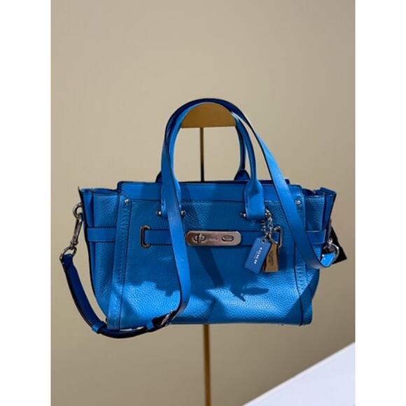 Coach Swagger 21* Blue* Beautiful Condition - Picture 1 of 1
